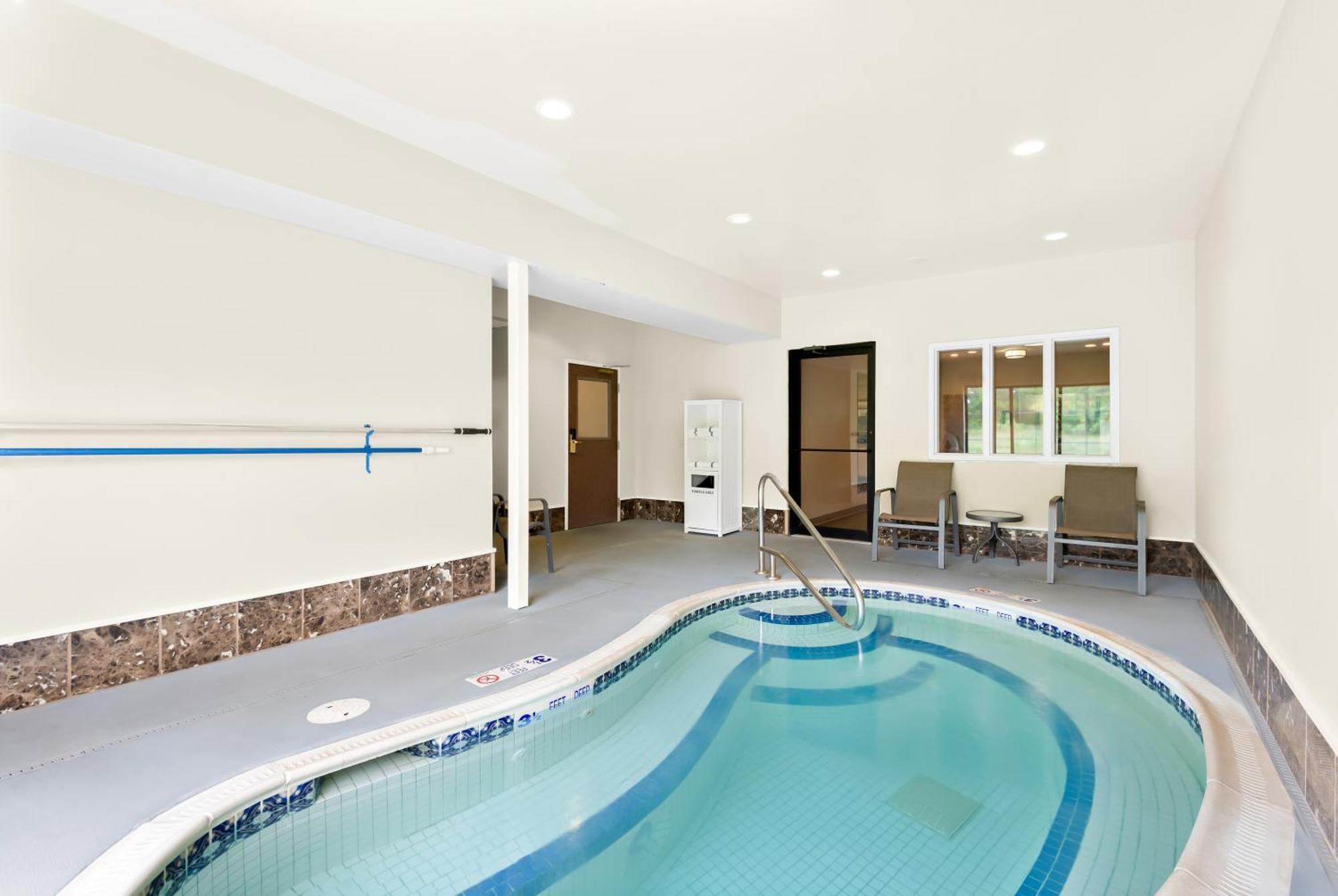 Best Western Palmyra Inn & Suites Εξωτερικό φωτογραφία