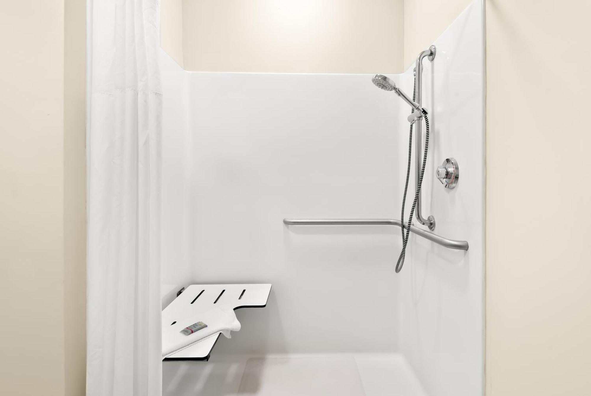 Best Western Palmyra Inn & Suites Εξωτερικό φωτογραφία