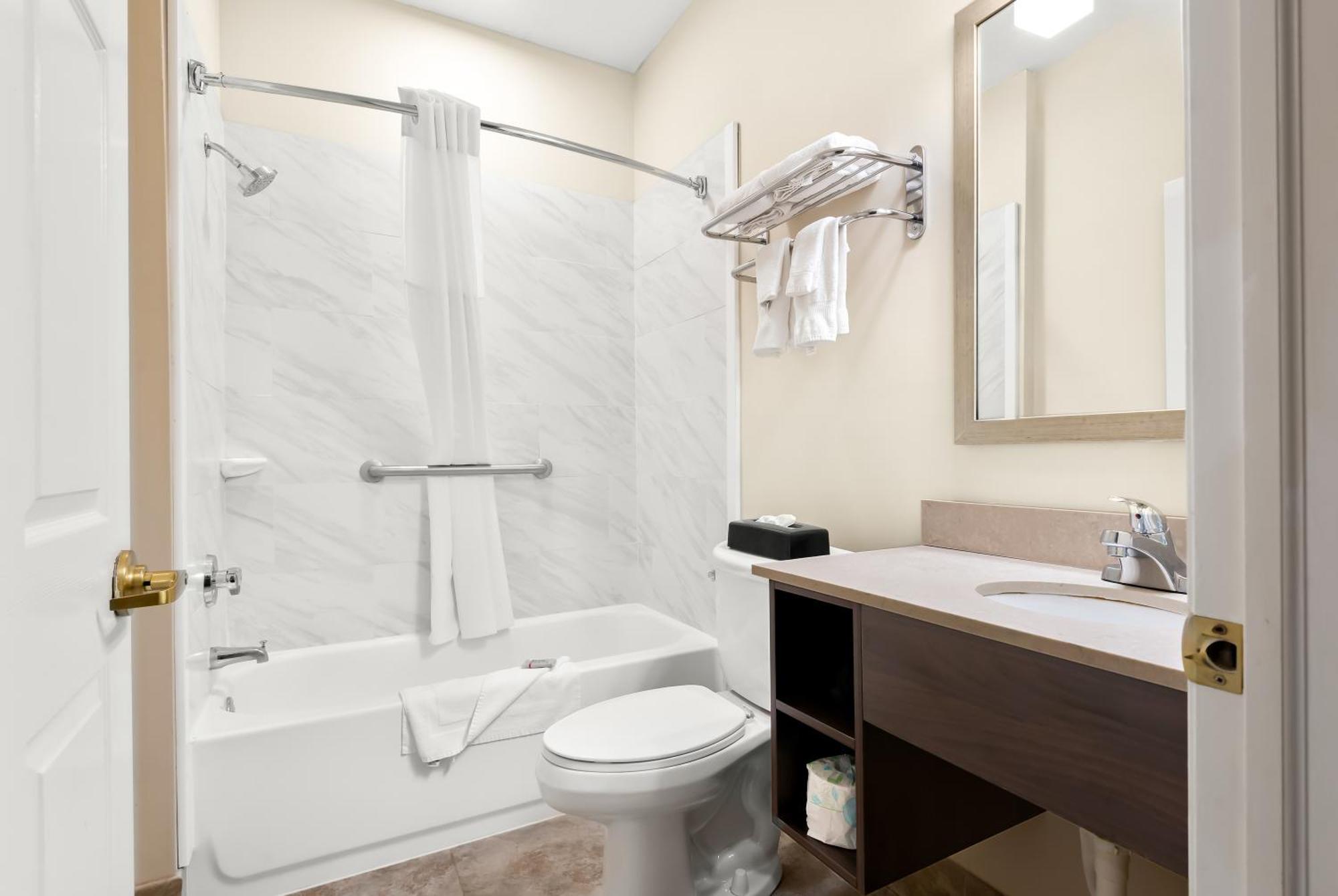 Best Western Palmyra Inn & Suites Εξωτερικό φωτογραφία