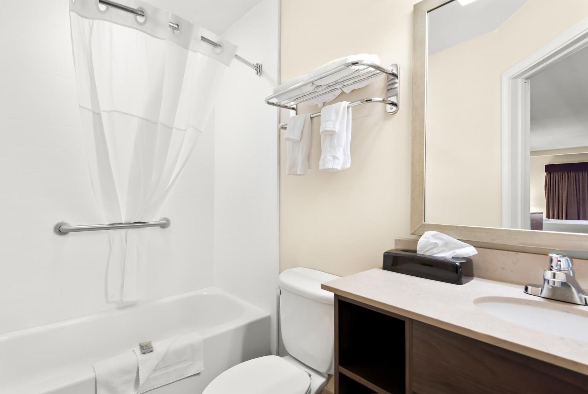 Best Western Palmyra Inn & Suites Εξωτερικό φωτογραφία