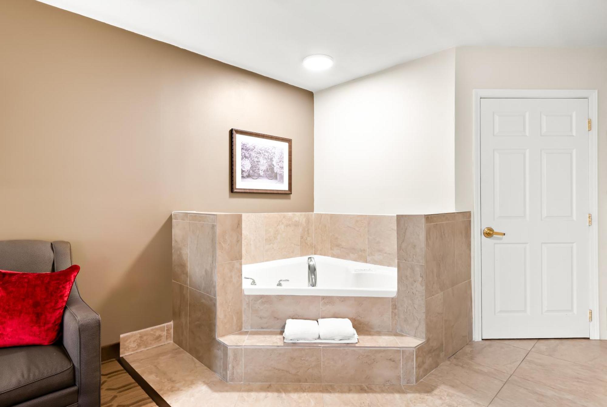 Best Western Palmyra Inn & Suites Εξωτερικό φωτογραφία
